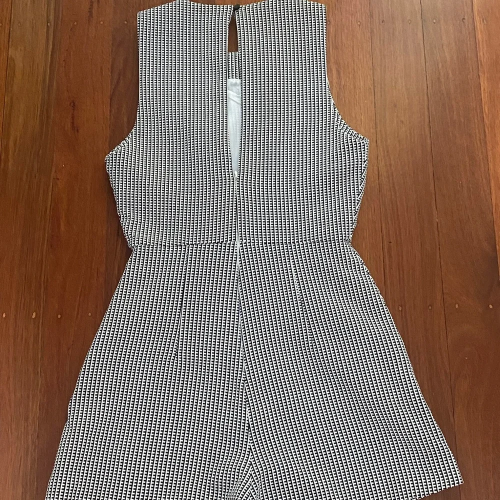 Kookai ‘Emporio’ black and white Playsuit - Picture 6 of 9